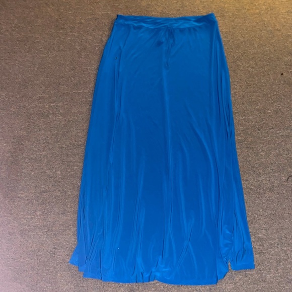 Sleeveless dress also can be worn as a skirt - Picture 1 of 1